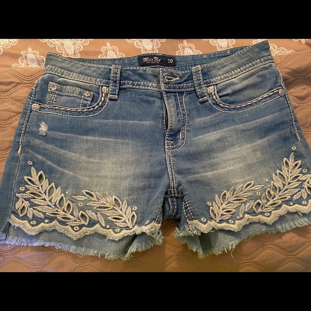Miss me shorts with lace